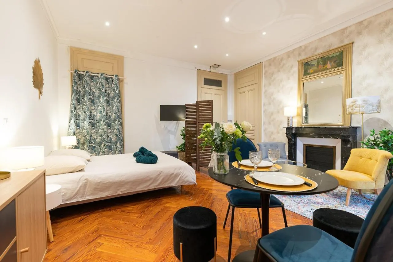 Ancien Palace Bernascon Vue Sur Lac Classe 3 Etoiles 엑스레뱅
